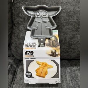 Star Wars Mandalorian Grogu Silver Pancake Mold